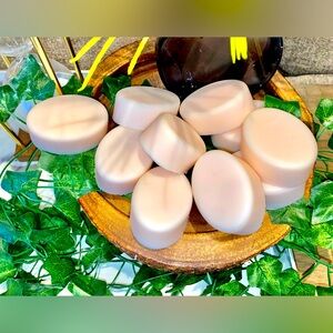 Peach 🍑 Mango 🥭 Bar Soap 🧼 (quantity 1)